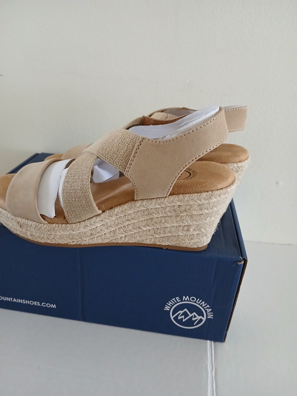 White Mountain Beige Espadrille Wedge Sandals Size 6 New $40 - Picture 6 of 9
